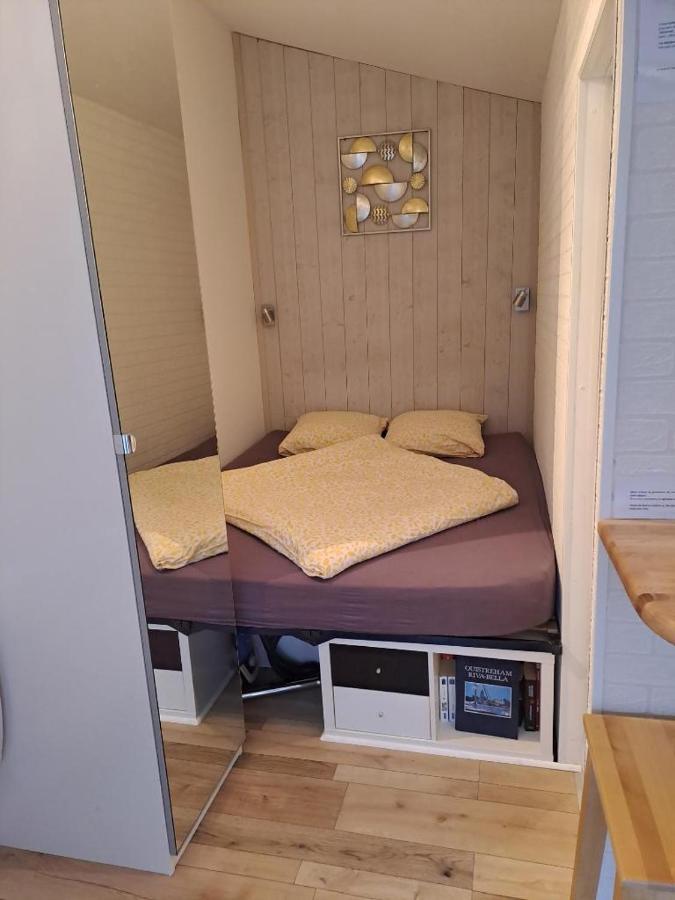 Joli Studio Au Calme Dans Un Jardin Privatif Ouistreham Exterior photo